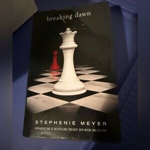 Breaking Dawn (Twilight Saga) Hardcover Book by Stephenie Meyer